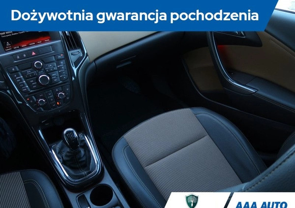 Opel Astra cena 40000 przebieg: 149096, rok produkcji 2014 z Mońki małe 254